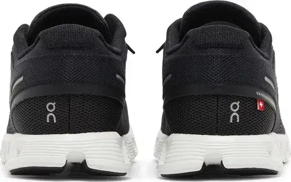 On Running Cloud 5 Black White On Running - Shoe size: UK 7 Sneakers | Shop From The Mirage