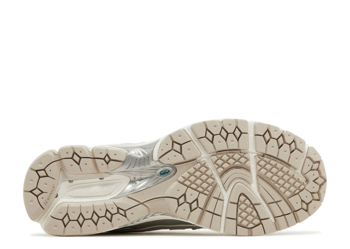 NEW BALANCE 1906R 'SILVER METALLIC CREAM'