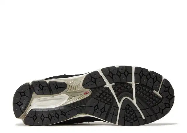 NEW BALANCE 2002R PROTECTION PACK BLACK GREY